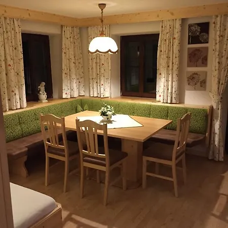 Auenhof Apartamento *
